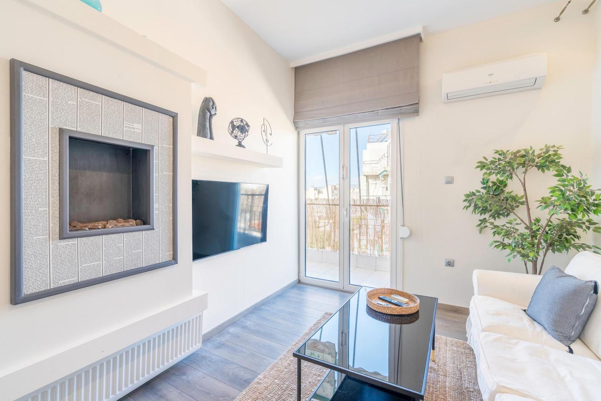 City Oasis: Newly Renovated 2Br Apt In City Center Атина Екстериор снимка